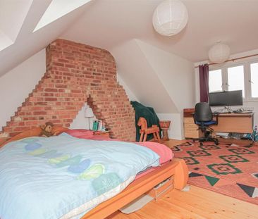4 bedroom semi-detached house to rent - Photo 5