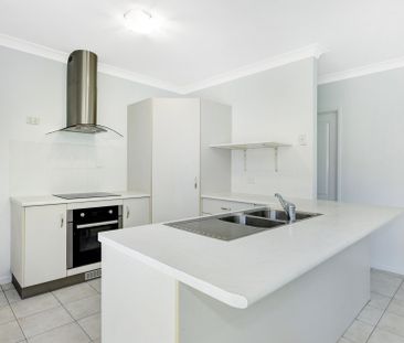 Ideal Family Home - Photo 5