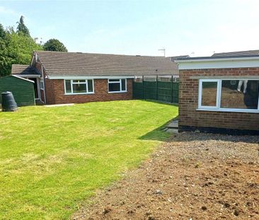 2 bedroom bungalow to rent - Photo 2
