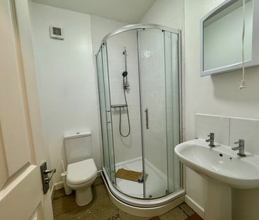 2 Bed Flat, Montpelier, BS2 - Photo 6