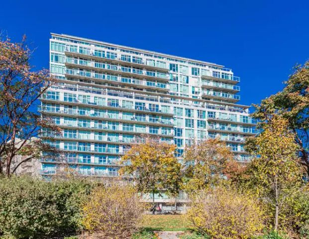 Spacious 1 Bed / 1 Bath Apartment With All Utilities Included + One Parking Spot For $2400 | 650 Queens Quay West, Toronto - Photo 1