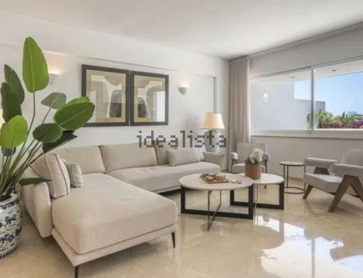 Alquiler de dúplex en Calle Sierra Bermeja - Photo 1