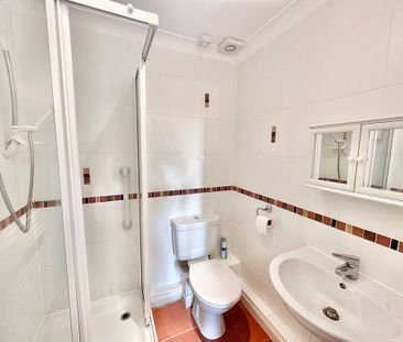 2 bedroom Two Bedroom Apartment With Sea Views to rent - Photo 6