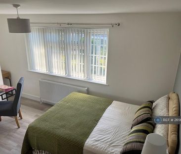 2 bedroom flat to rent - Photo 5