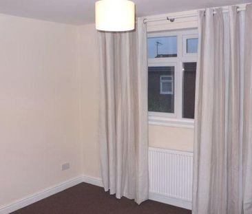 2 bedroom end of terrace house to rent - Photo 5