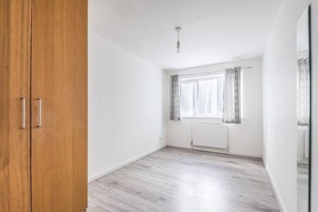 2 Bed Flat, Copers Cope Rd, BR3 - Photo 3