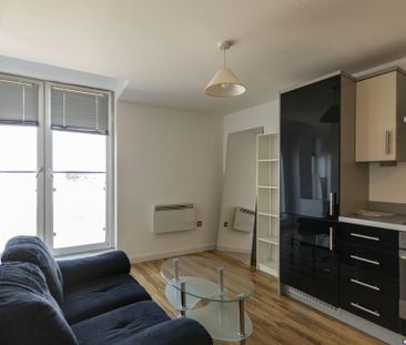 Studio to rent - Photo 1