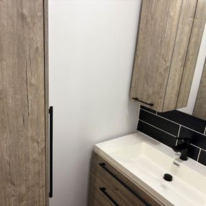 Pour 50ans et plus non fumeur 3 1/2 sous sol a louer, aucun animal , électricité compris,stationnement pour un auto, 750.00 par mois ,demande référenc - Photo 2