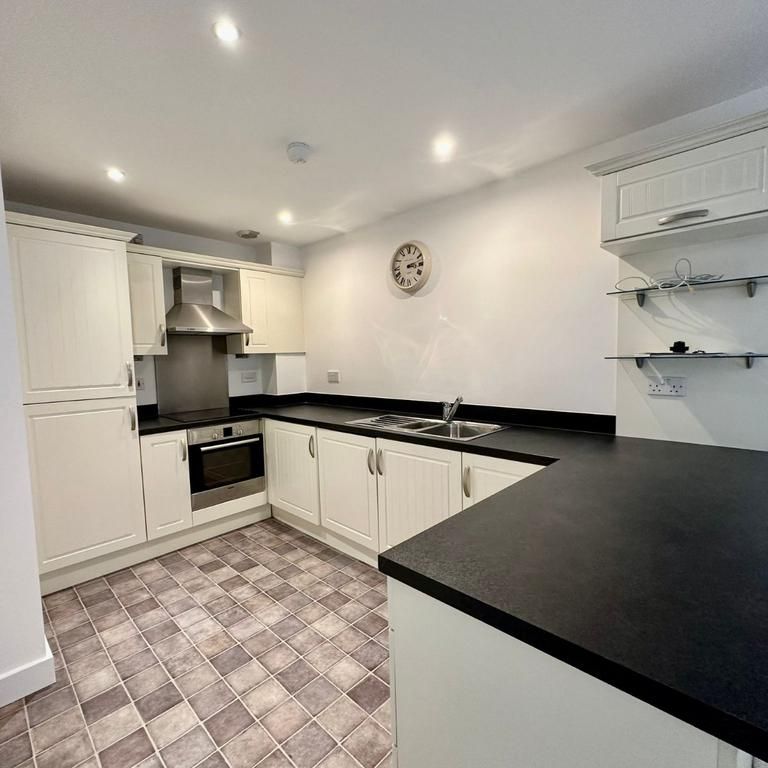 1 bedroom flat to rent - Photo 1