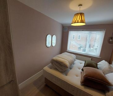 2 bedroom semi-detached house to rent - Photo 4