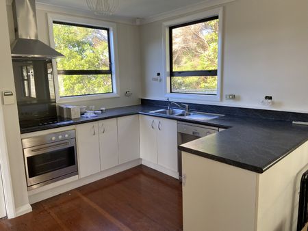 3 BEDROOM FAMILY HOME! - Photo 4