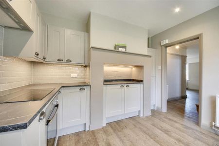 4 bedroom detached house to rent - Photo 3