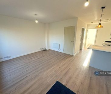 2 bedroom flat to rent - Photo 3