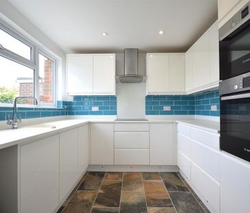 3 bedroom terraced house to rent - Photo 5