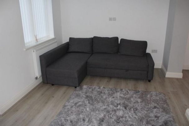 4 bedroom flat to rent - Photo 1