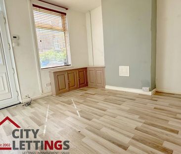 3 bedroom terraced house to rent - Photo 2