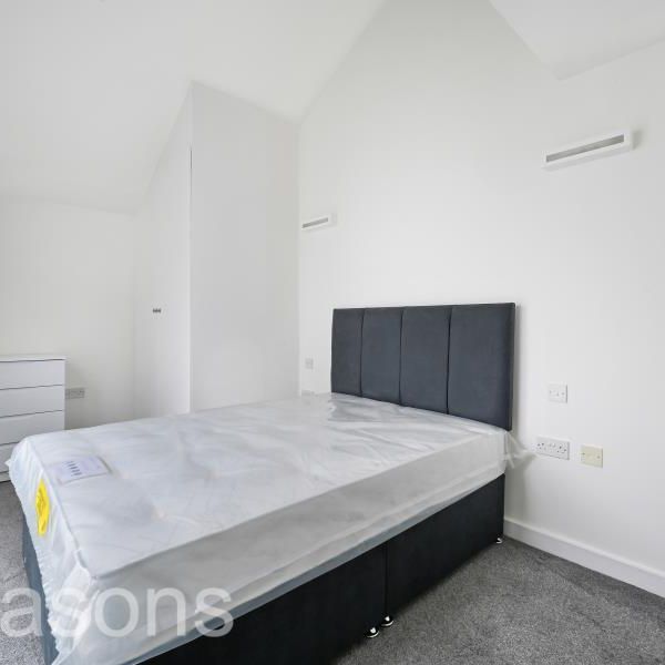 4 bedroom apartment to rent - Photo 1