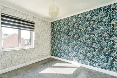 2 bedroom semi-detached house to rent - Photo 2