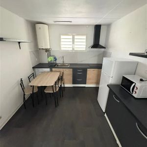 Location appartement 2 pièces - 40m² à Saint pierre (97410) - Photo 2