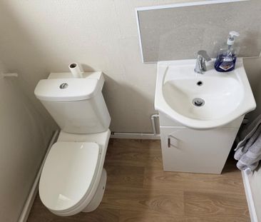 3 bedroom semi-detached house to rent - Photo 5