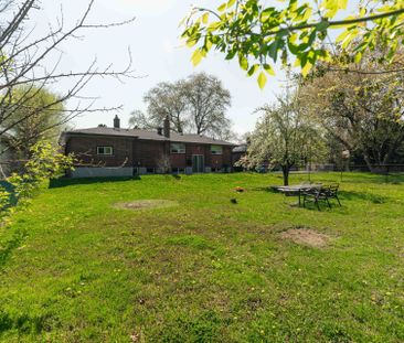 For Lease - 365 Sandhurst Drive Unit# Main, Oakville, Ontario - Photo 3