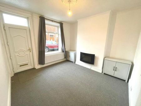 2 bedroom end of terrace house to rent - Photo 5