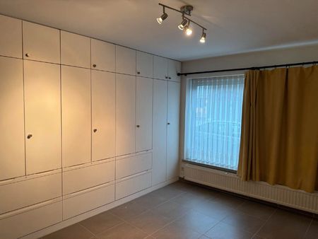 Ruim appartement op centrale ligging - Photo 2