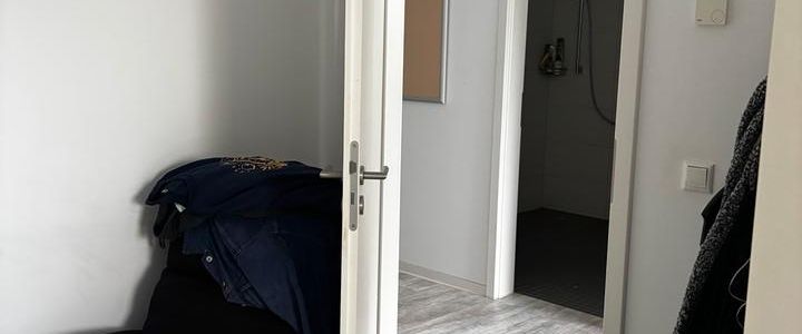 FRAUEN-WG FÜR STUDENTINNEN- Nachmieterin gesucht für 1 WG-Zimmer - Foto 1