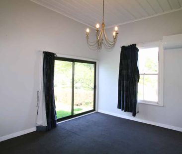 Family Home Close To The Hospital - Photo 5