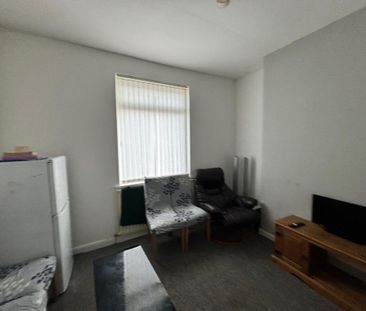 3 bedroom terraced house to rent - Photo 5