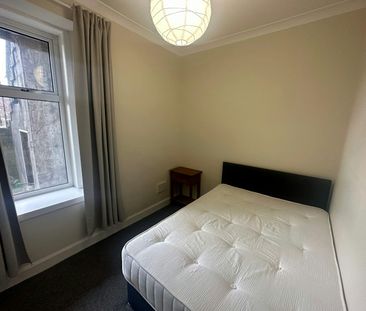 Flat to rent on - Photo 1