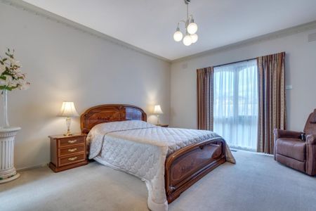 24 Collinson Street, Keilor Park VIC 3042 - House For Rent | Domain - Photo 2