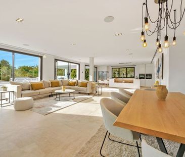 7 bedroom luxury Villa for rent in Estepona, Spain - Photo 2