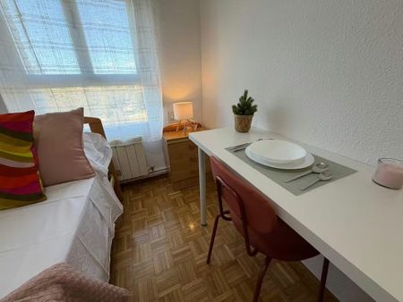 Calle de la Codorniz, Madrid, Community of Madrid 28047 - Photo 5