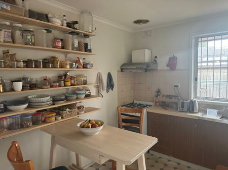 Thornbury - Photo 4