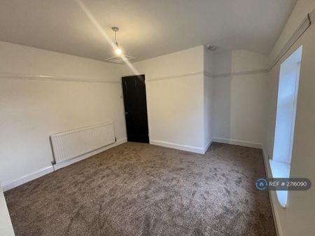 2 bedroom end of terrace house to rent - Photo 4