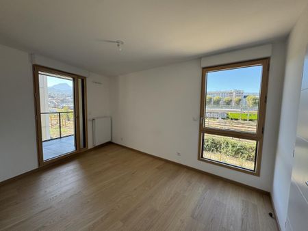 Location Appartement 2 pièces 47m² CHAMBERY 73000 - Photo 5
