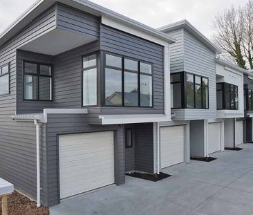 Modern townhouse in Enderley - Photo 5