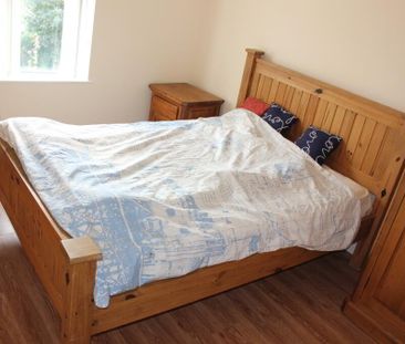 8 Enfield Street (STUDENT LET), Portstewart, BT55 7AL - Photo 5