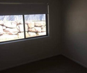 4 BEDROOM IN CUL-DE-SAC - Photo 4