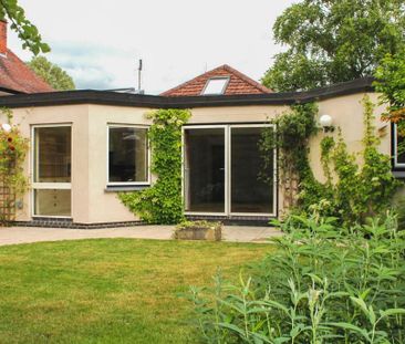 3 bedroom detached bungalow to rent - Photo 2