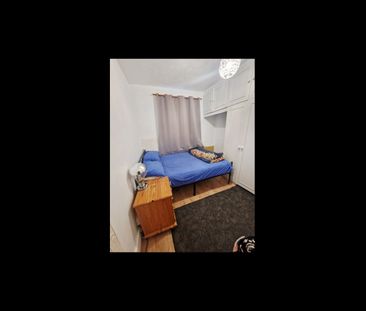 Room in a Shared House, Roman Road, IG1 - Photo 3