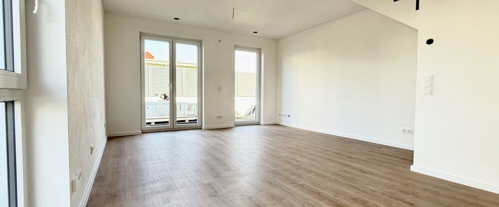 NEUBAU!!! Bezugsfreie DHH, KFW 55, mit 120 qm Wohnfläche und Pool - Foto 1
