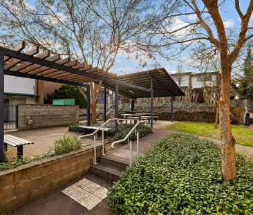 Modern Apartment Living with Scenic Mountain Views - Photo 4