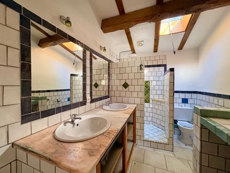 Location Maison 4 pièces 61m² NEOULES 83136 - Photo 4