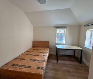 Kidbrooke Meadowside Room 1 (Studio) Room 2 - Photo 3