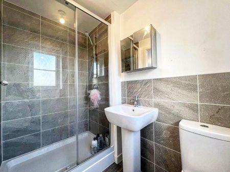 3 bedroom detached house to rent - Photo 4