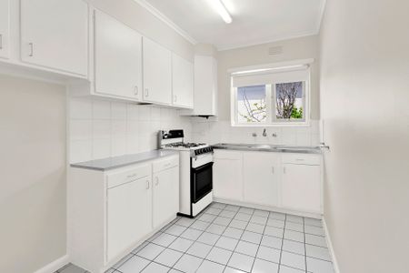 Right in the thick of the action - Photo 4