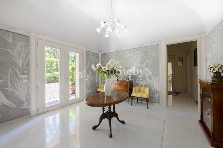 Single Family Home - Photo 5