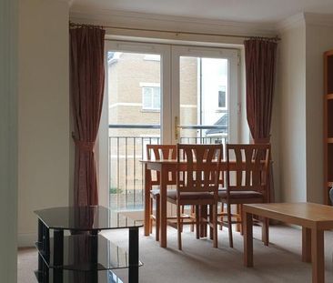 2 bedroom flat to rent - Photo 2